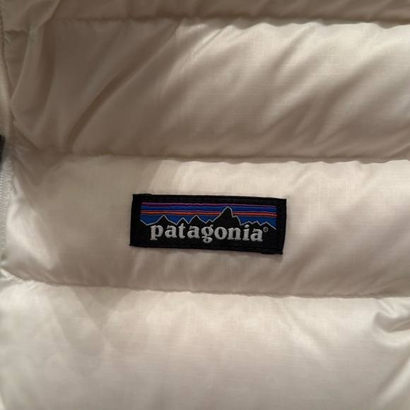 Patagonia women’s vest NWOT - Picture 4 of 10